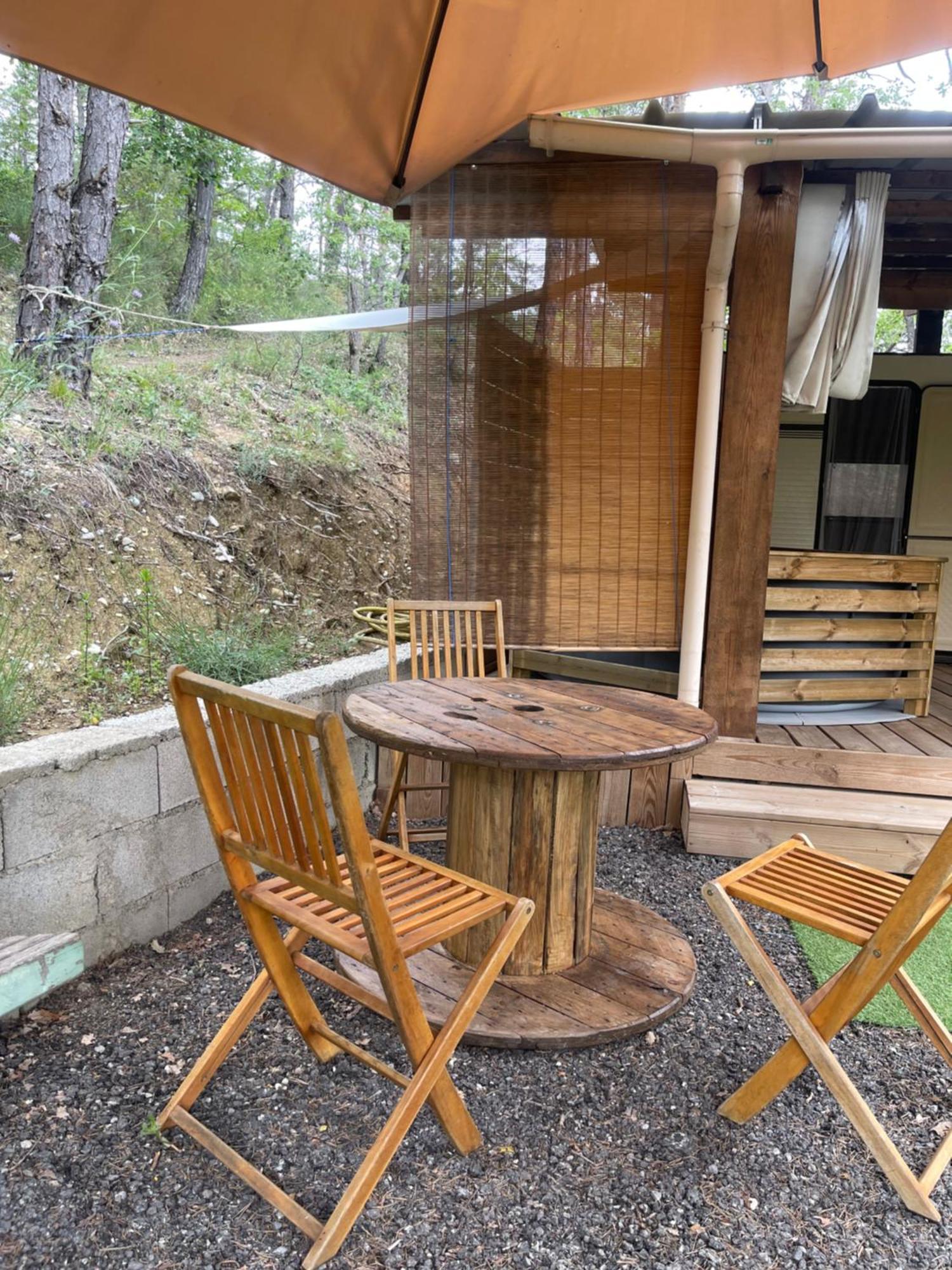 Aiglun  Caravanes De Provence מראה חיצוני תמונה